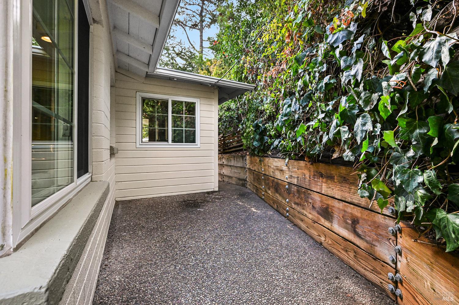 293 Bungalow Avenue