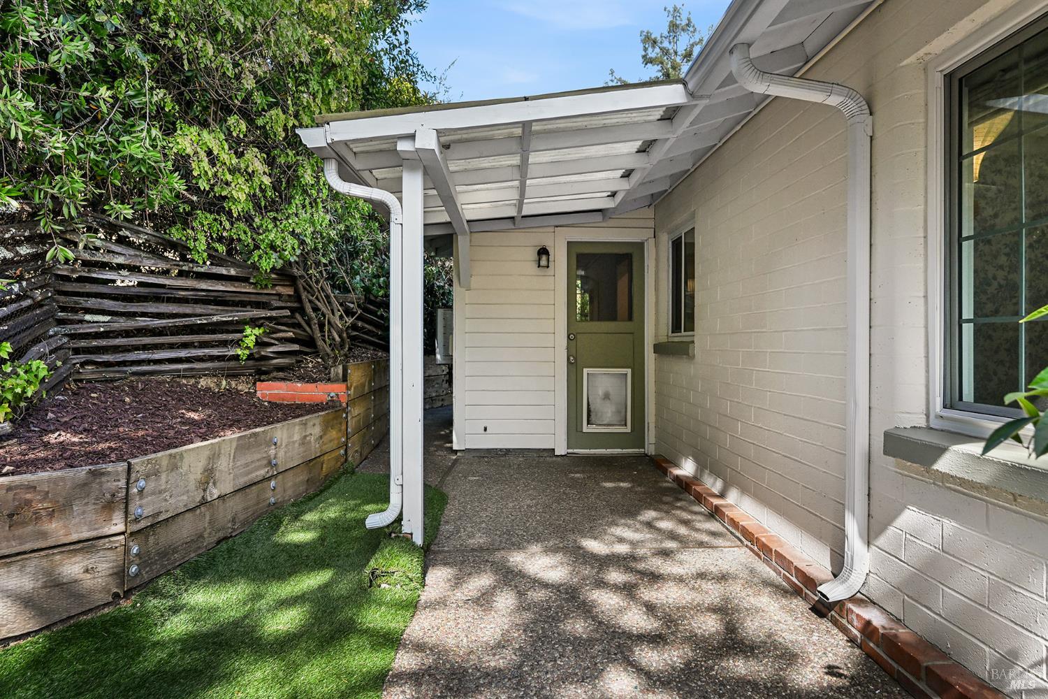 293 Bungalow Avenue