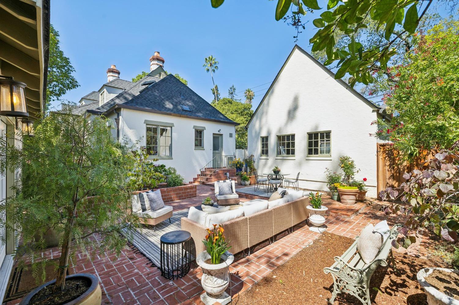 87 Forbes Avenue