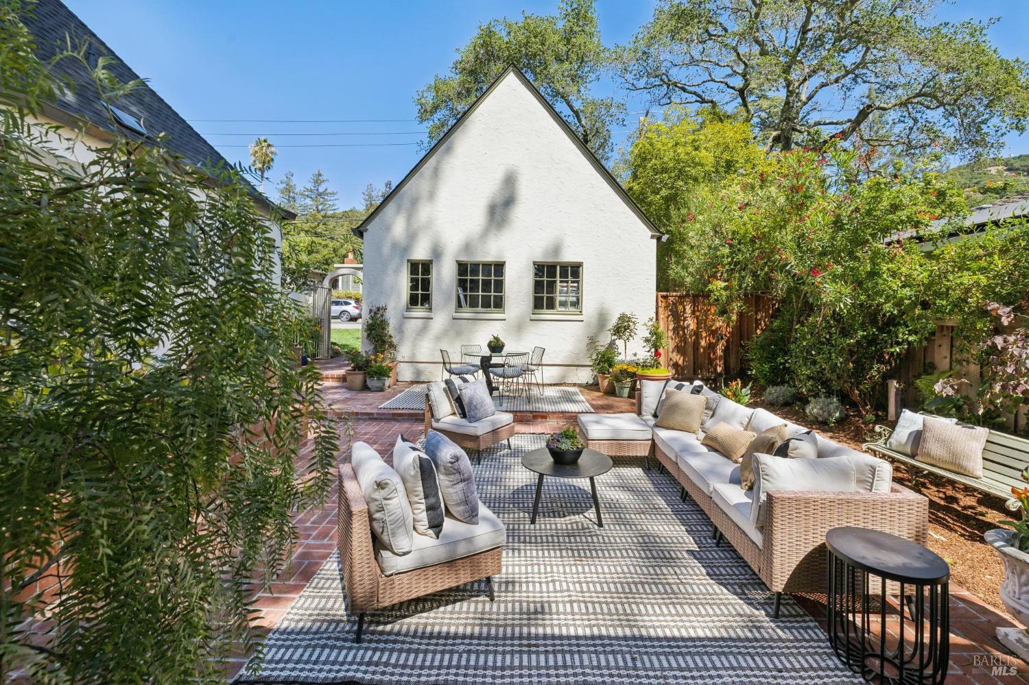 87 Forbes Avenue