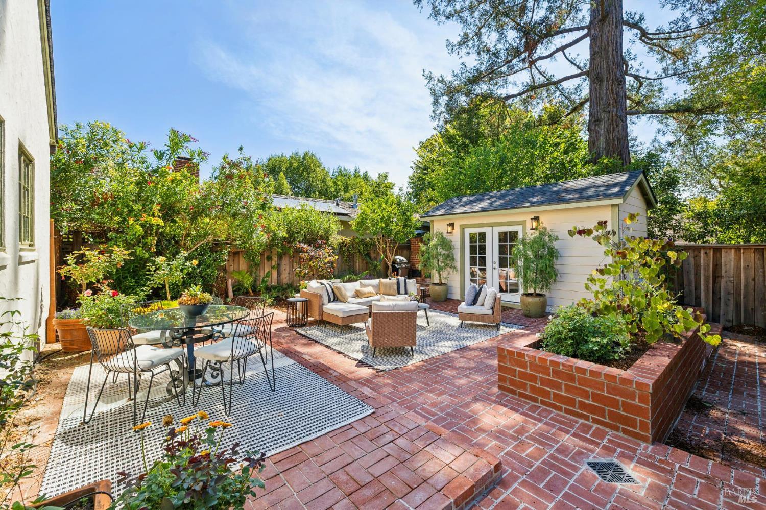 87 Forbes Avenue