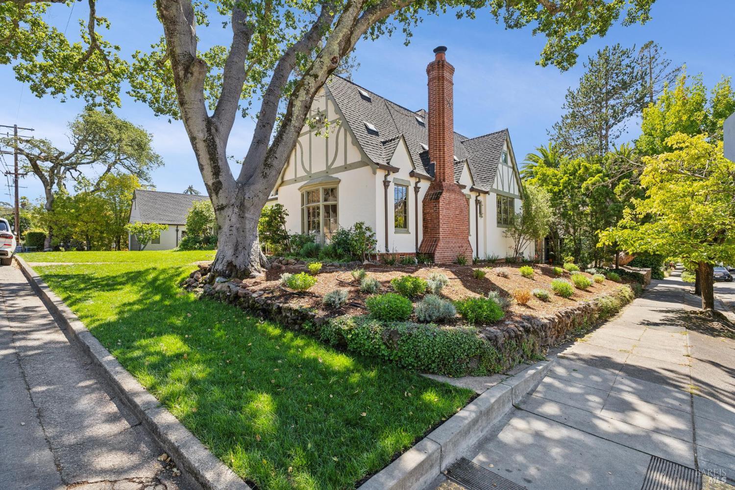 87 Forbes Avenue