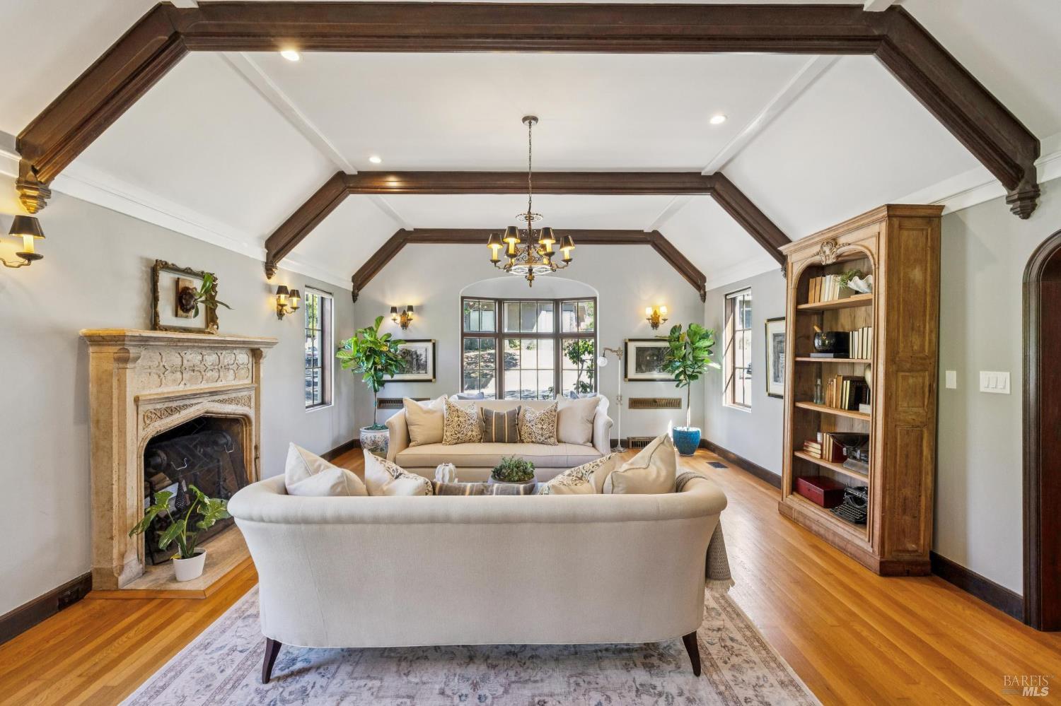 87 Forbes Avenue