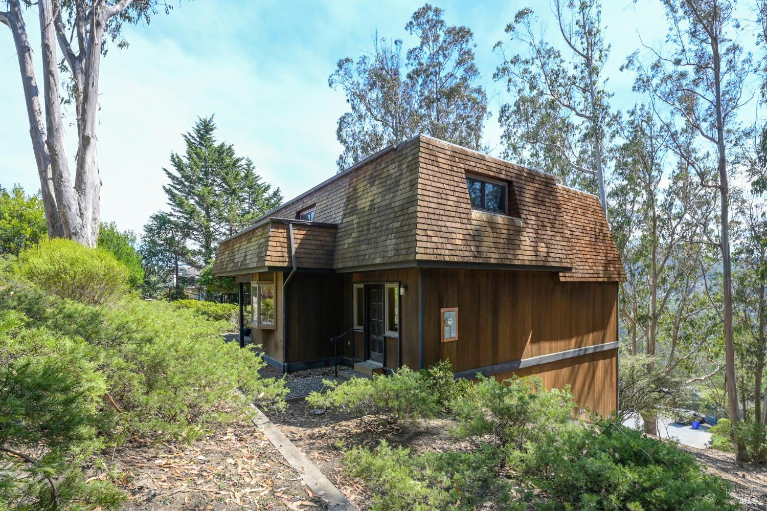 1008 Erica Road