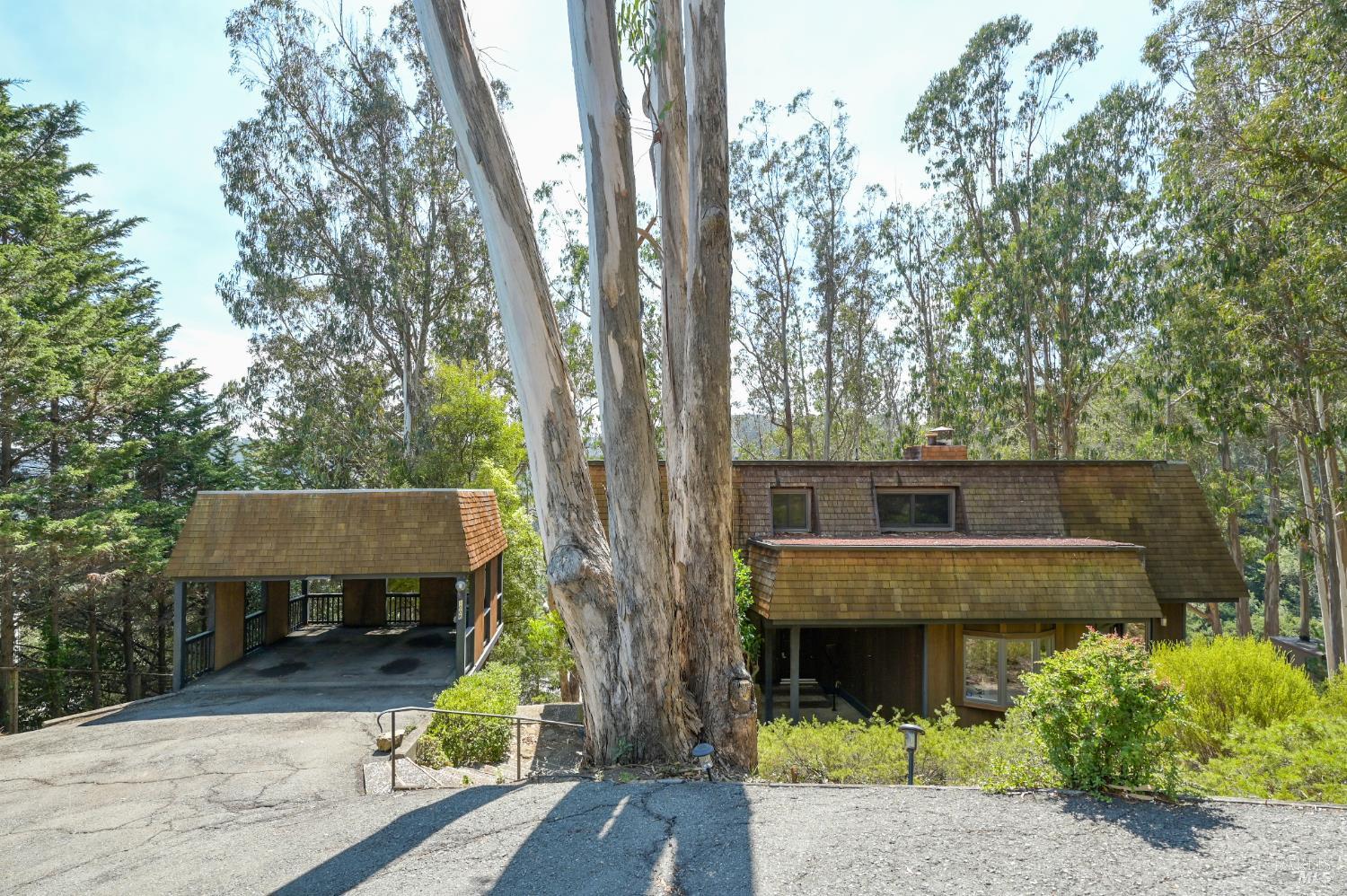 1008 Erica Road