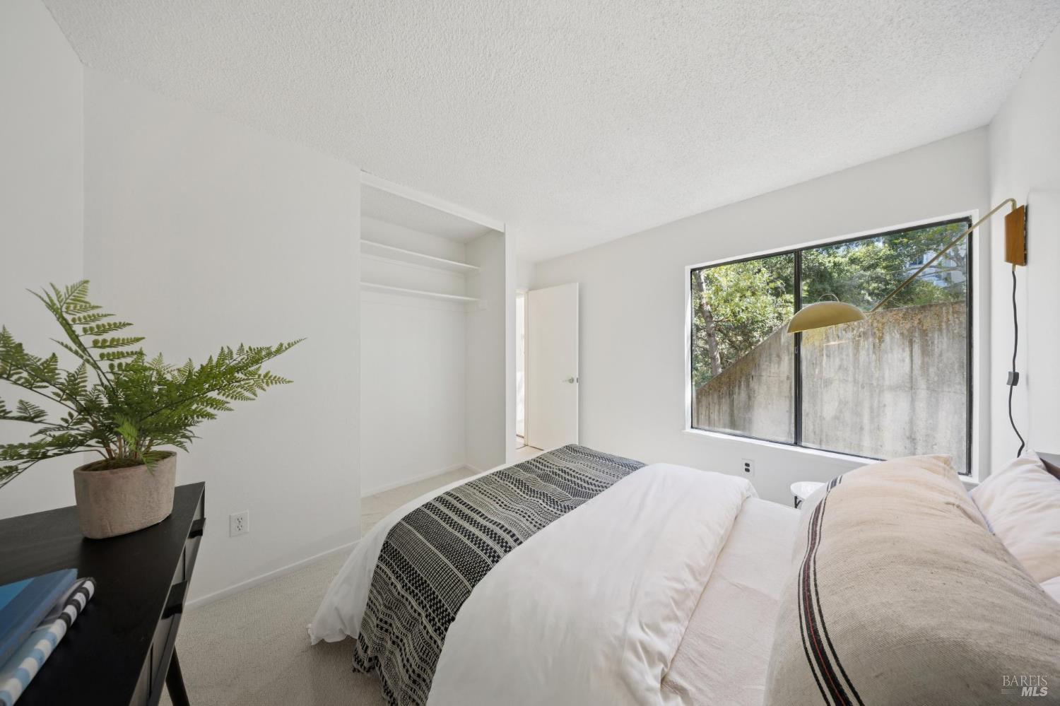 649 Via Casitas