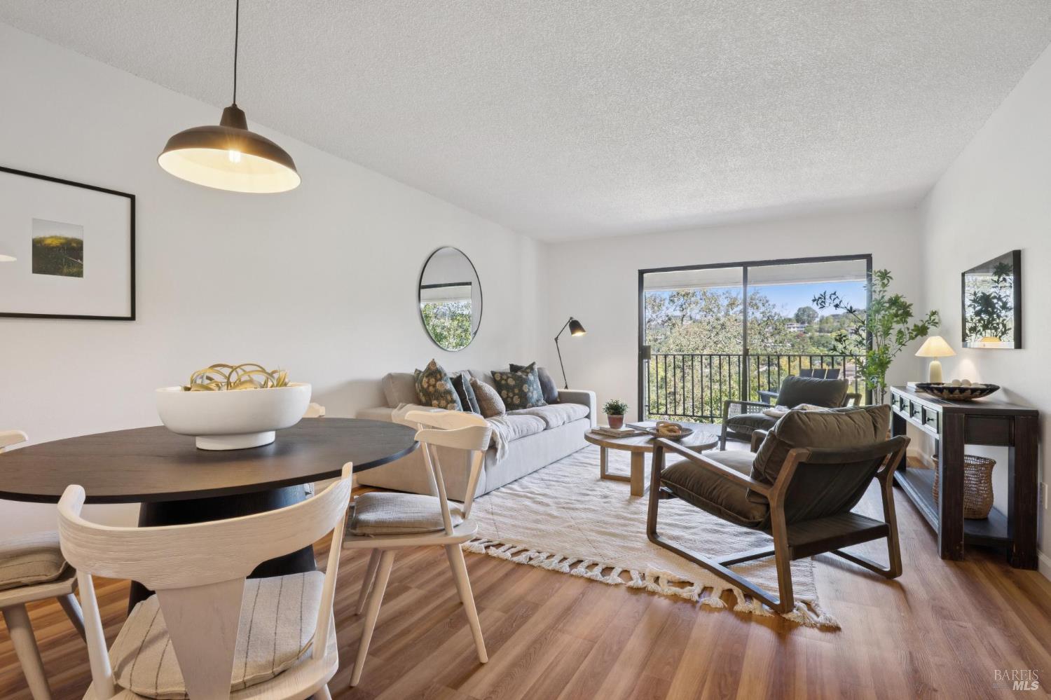 649 Via Casitas