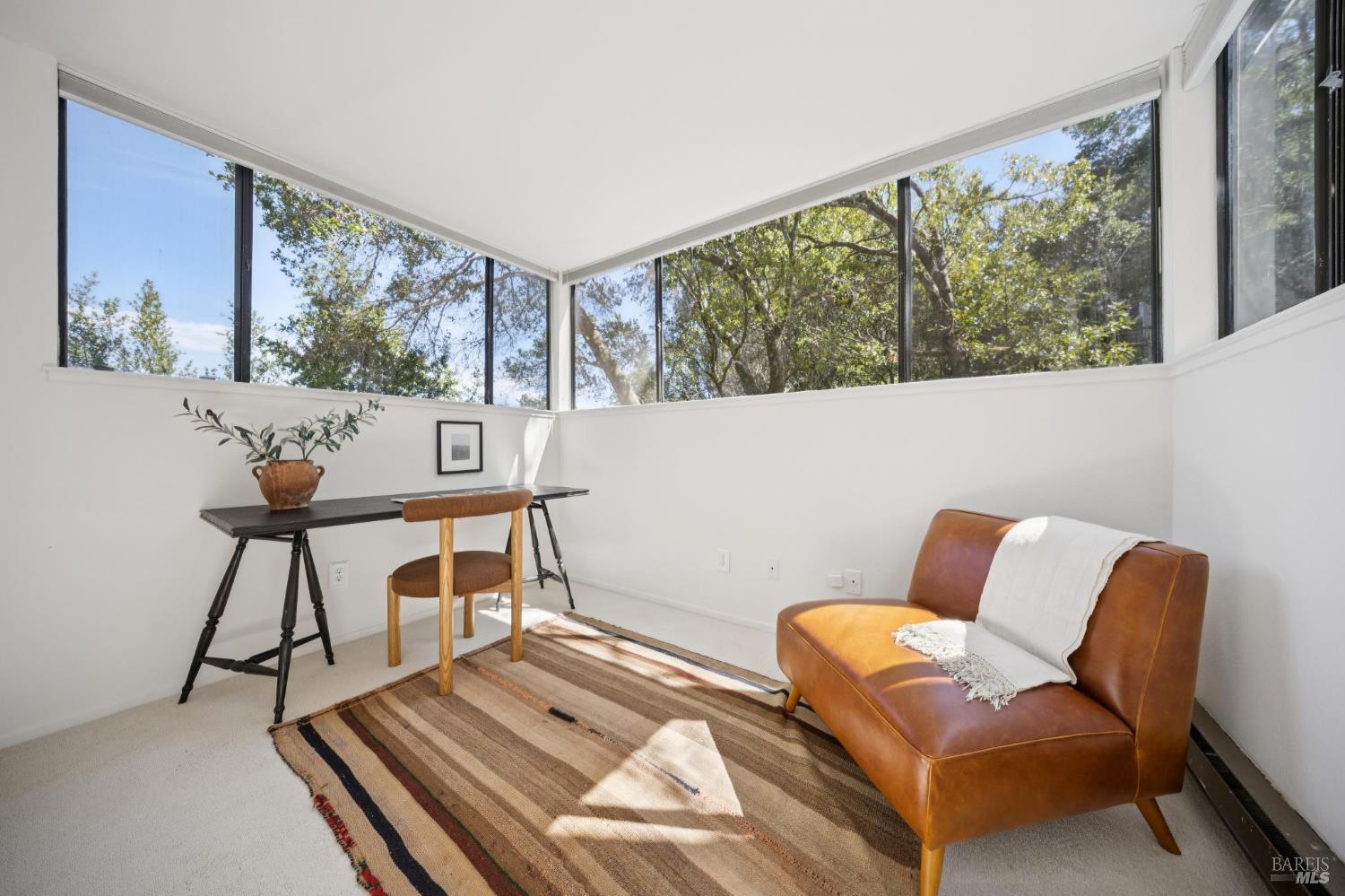 649 Via Casitas