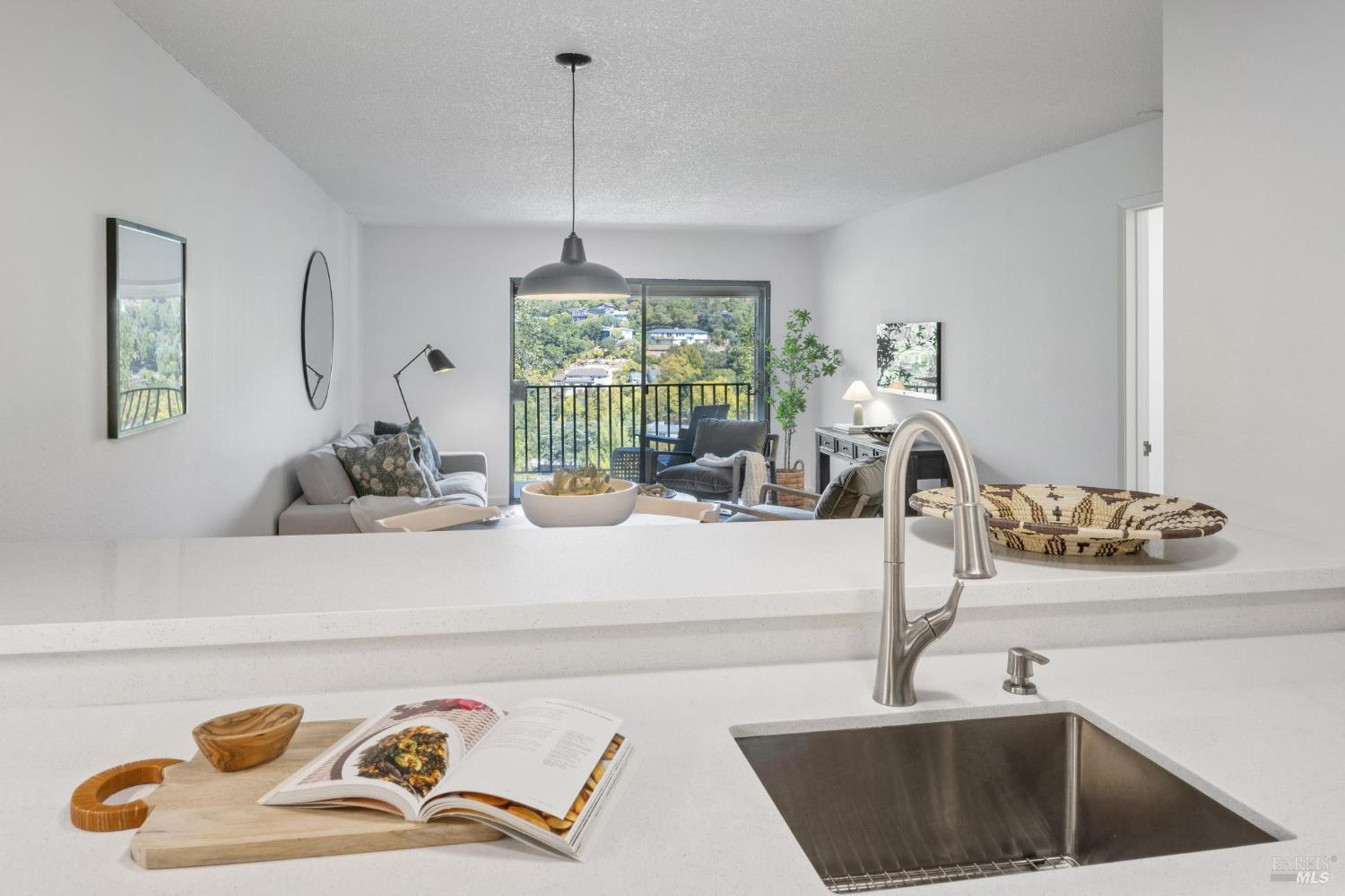 649 Via Casitas