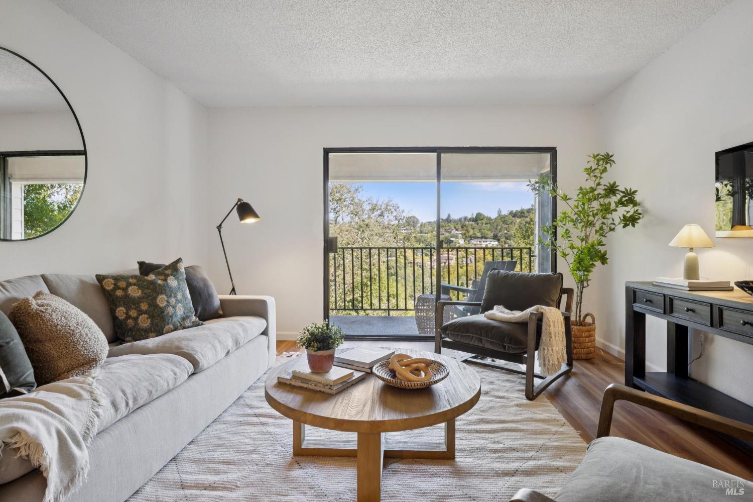 649 Via Casitas