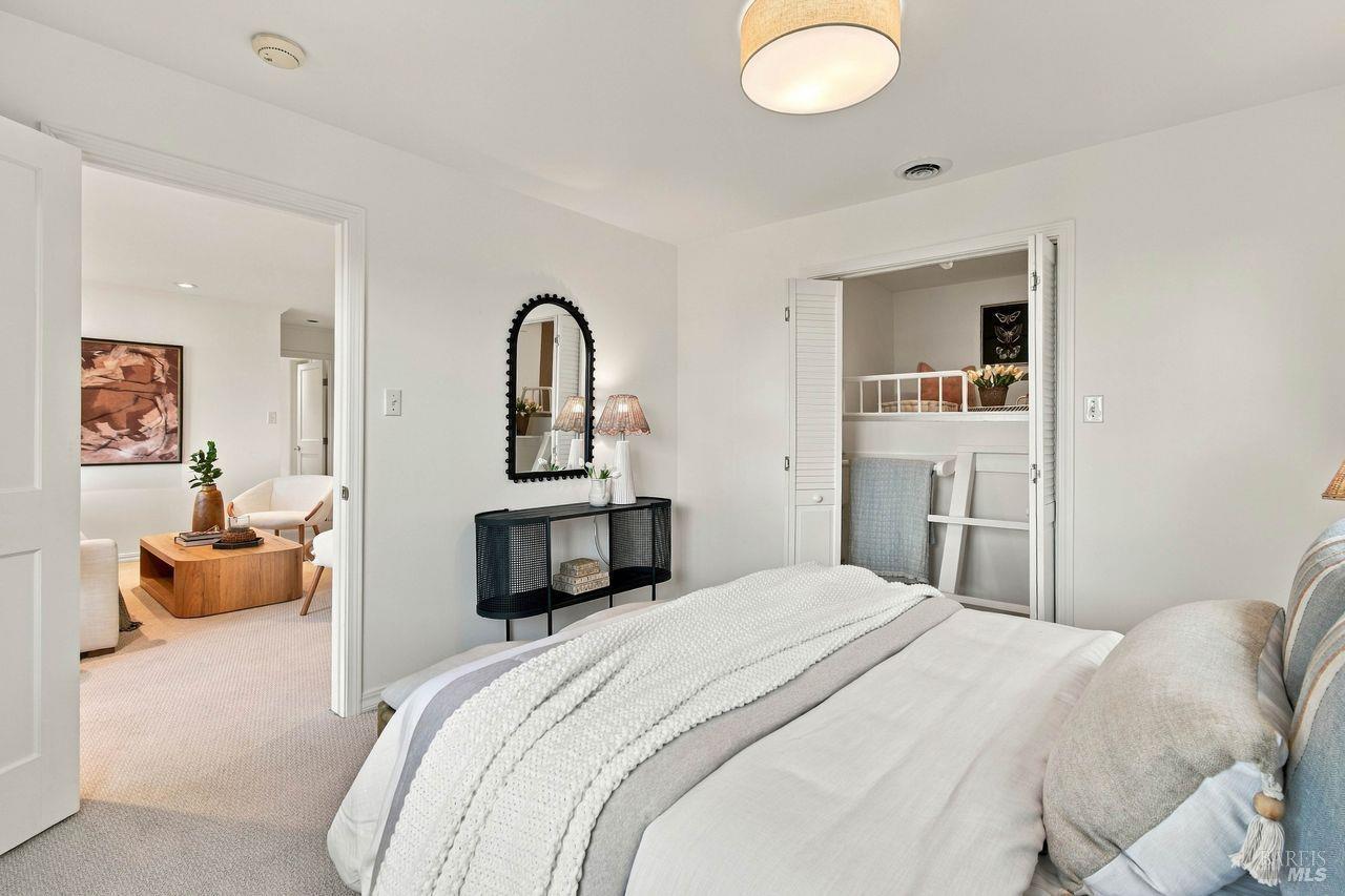407 Redwood Avenue
