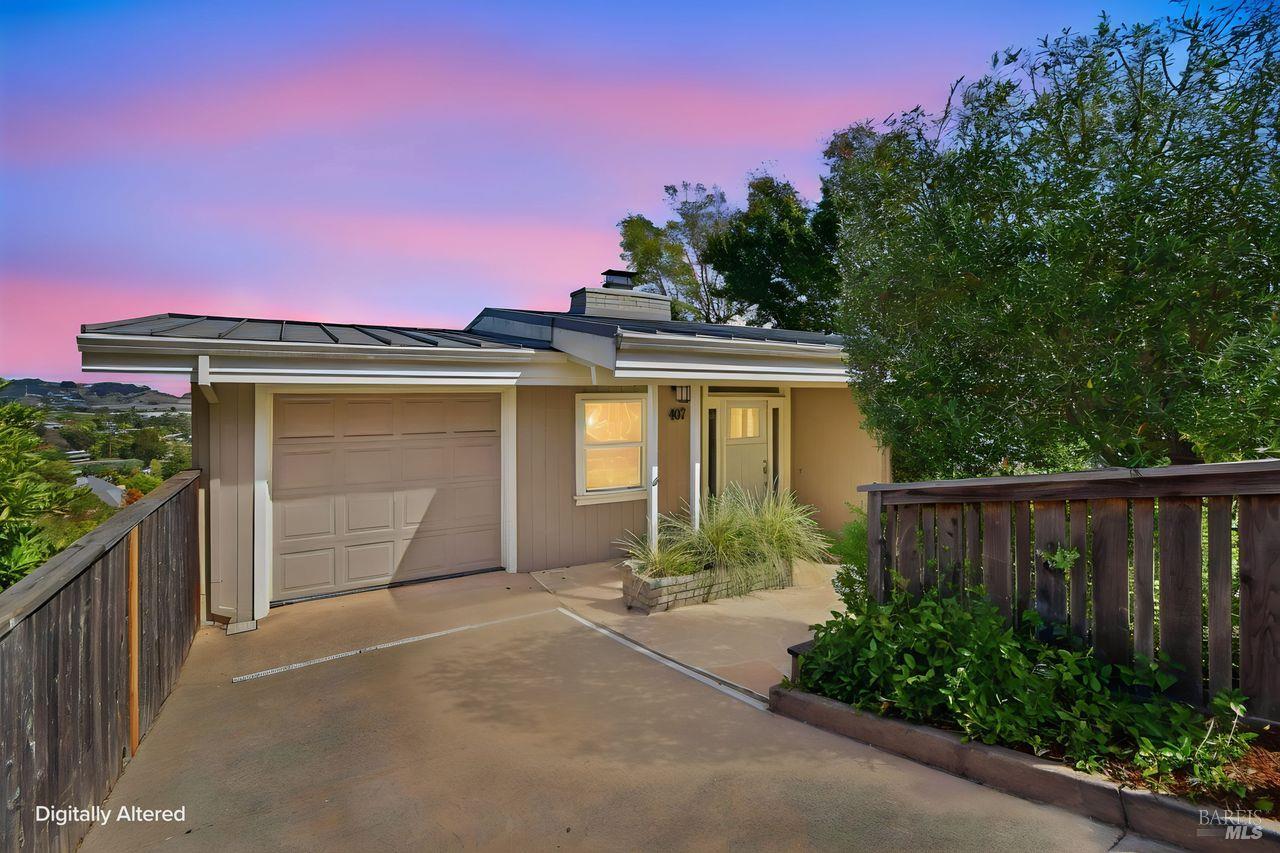 407 Redwood Avenue