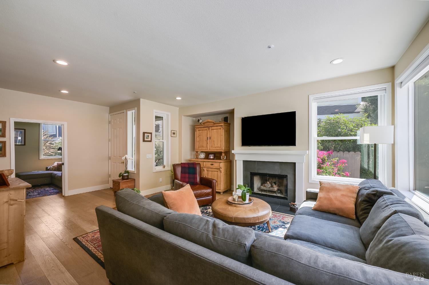 68 Cross Creek Place