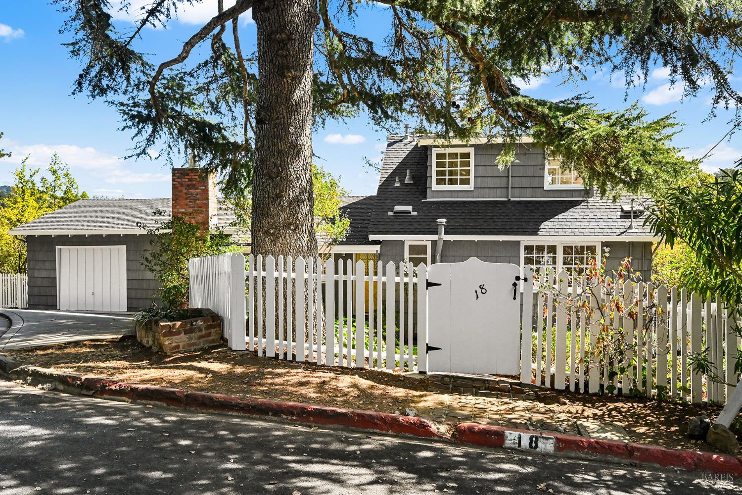 18 Plumas Avenue