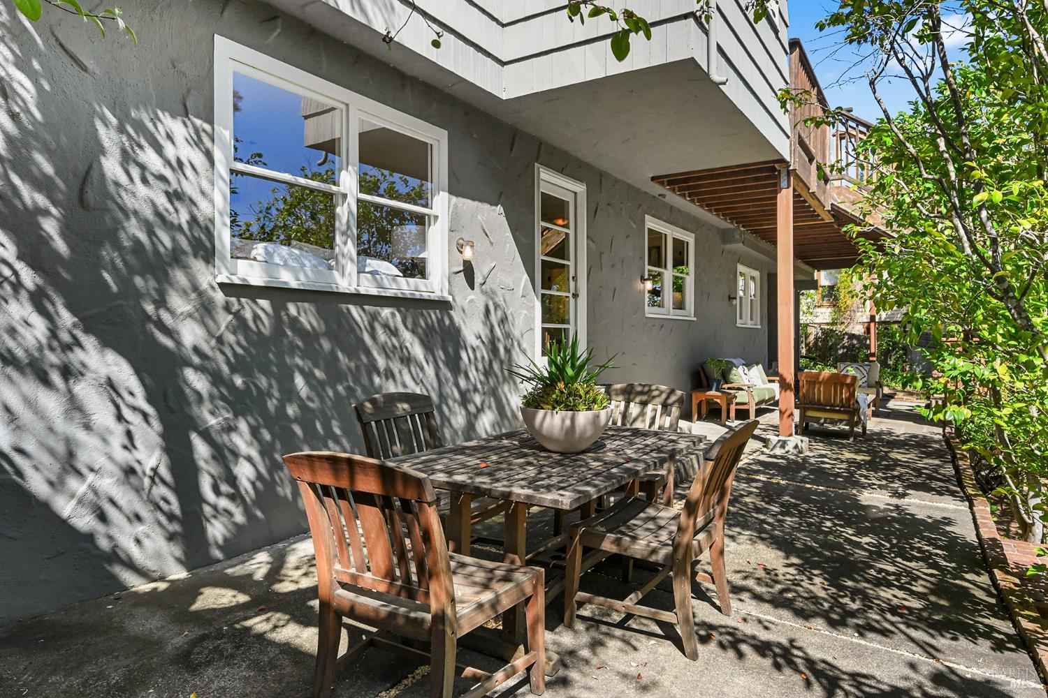 18 Plumas Avenue