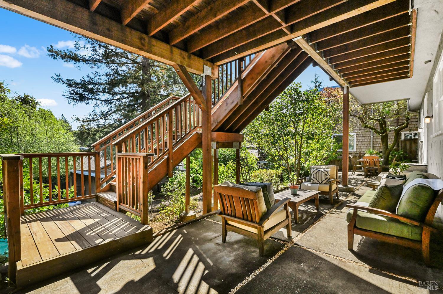 18 Plumas Avenue
