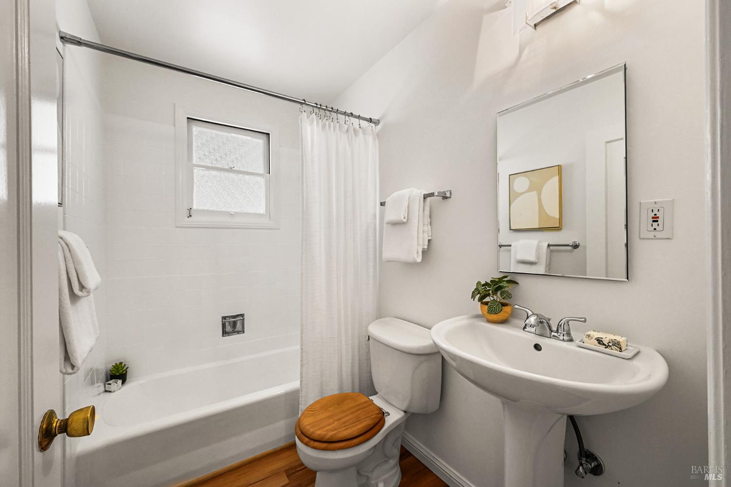 18 Plumas Avenue