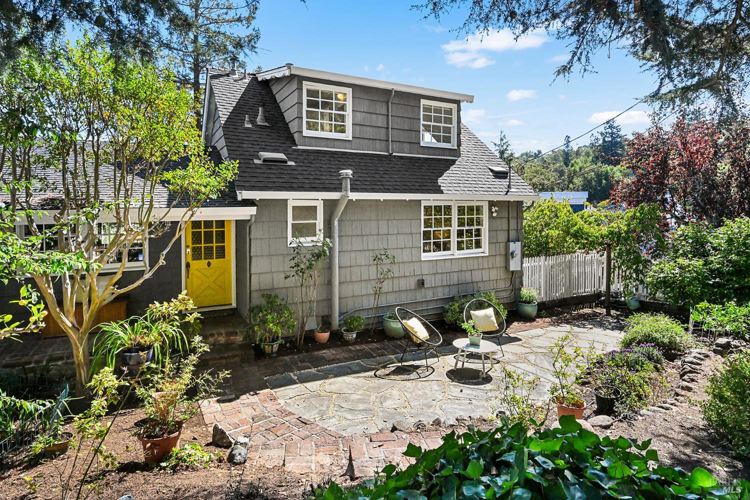 18 Plumas Avenue