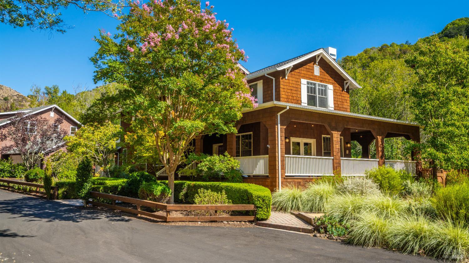 2 Hunter Creek