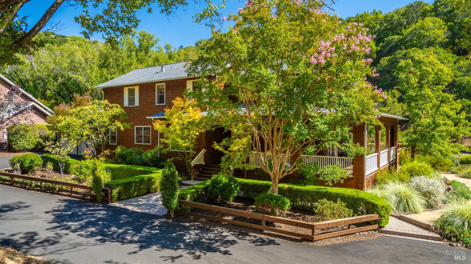 2 Hunter Creek
