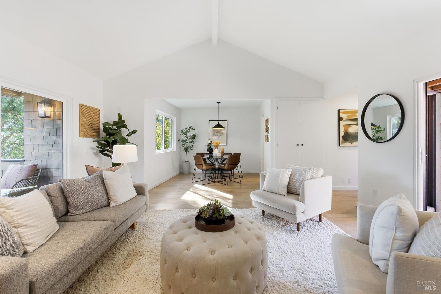 7 Escalle Lane