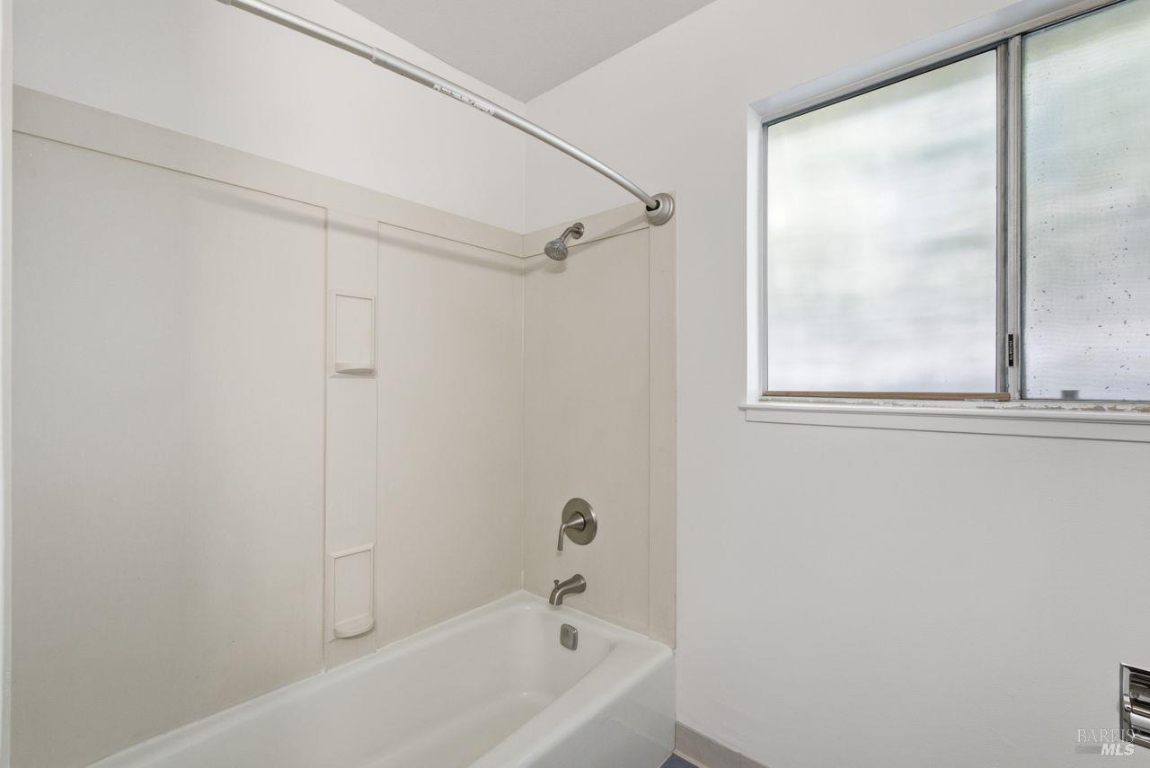 107 Elizabeth Way