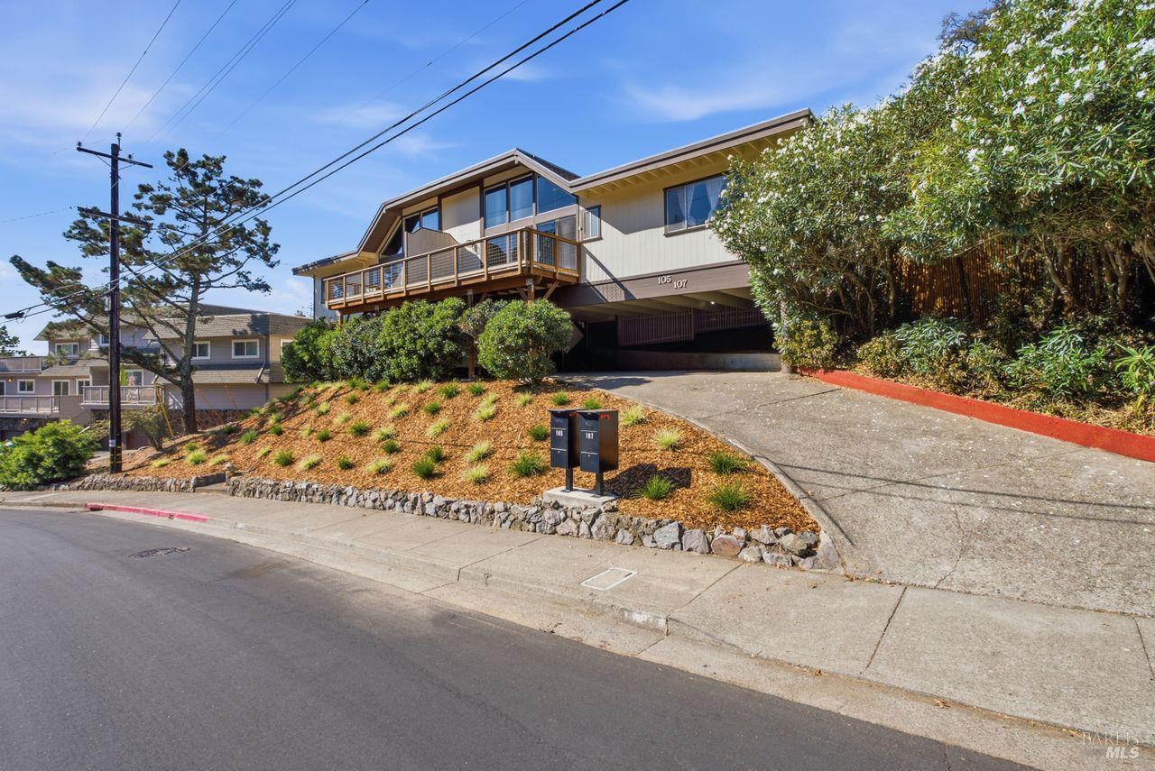 107 Elizabeth Way