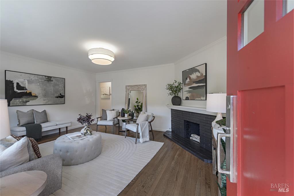 37 Meadow Avenue