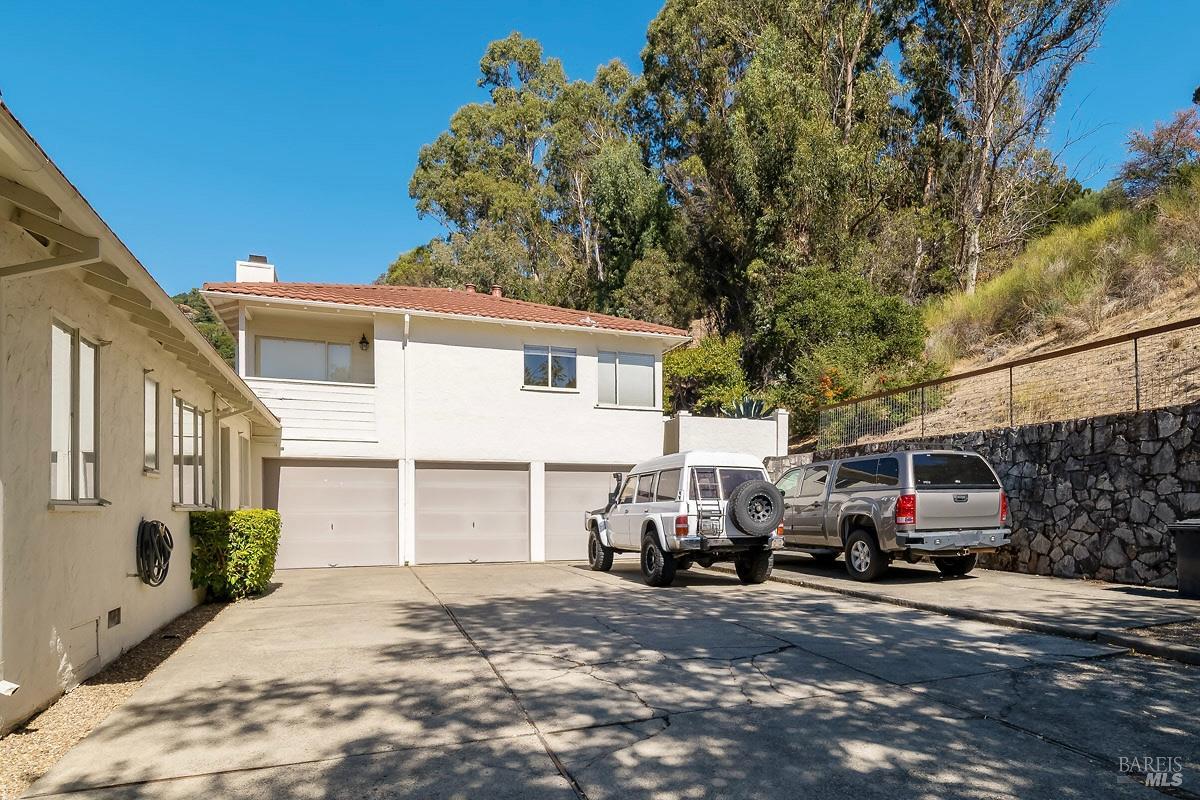 44 Elizabeth Way