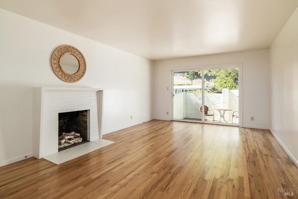 44 Elizabeth Way