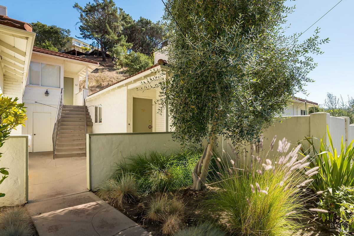 44 Elizabeth Way