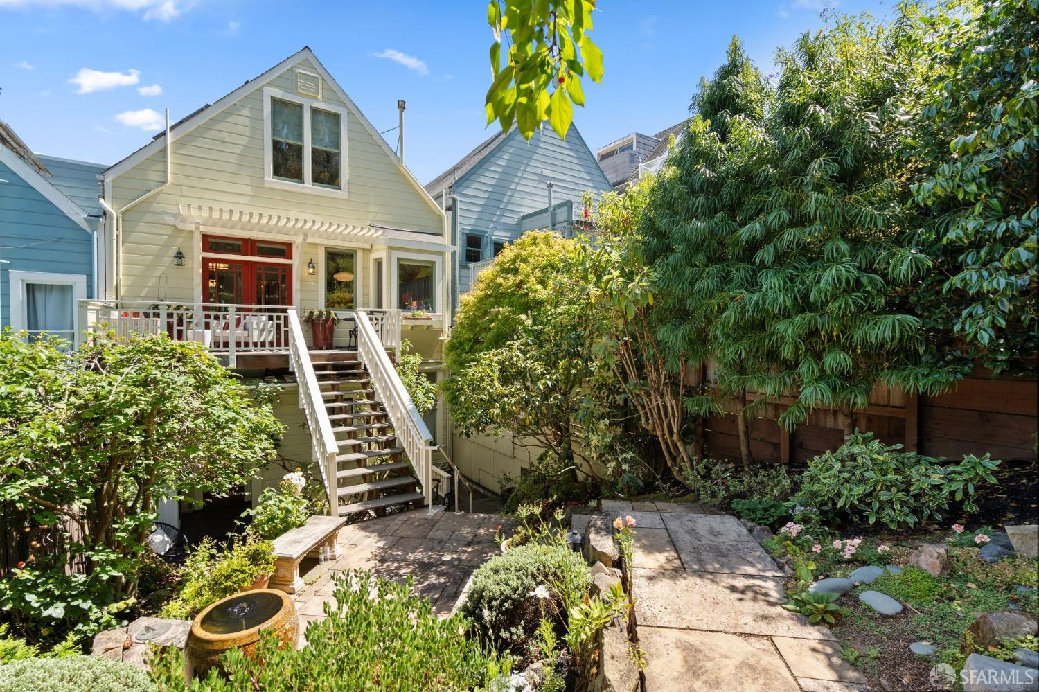 746 Castro St