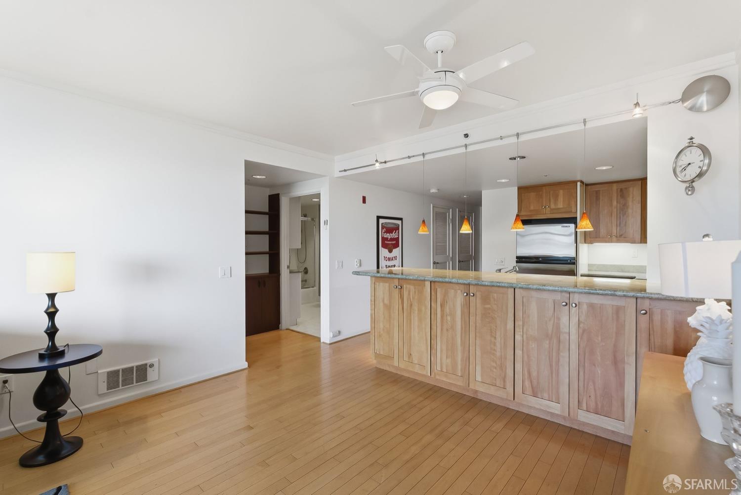 403 Main Street Unit: #506N