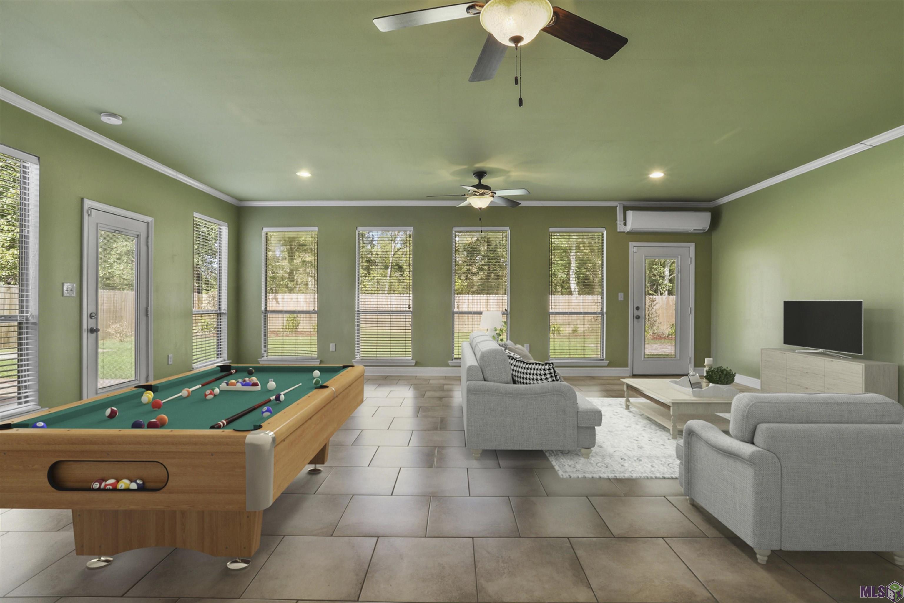 18196 Lake Harbor Ln