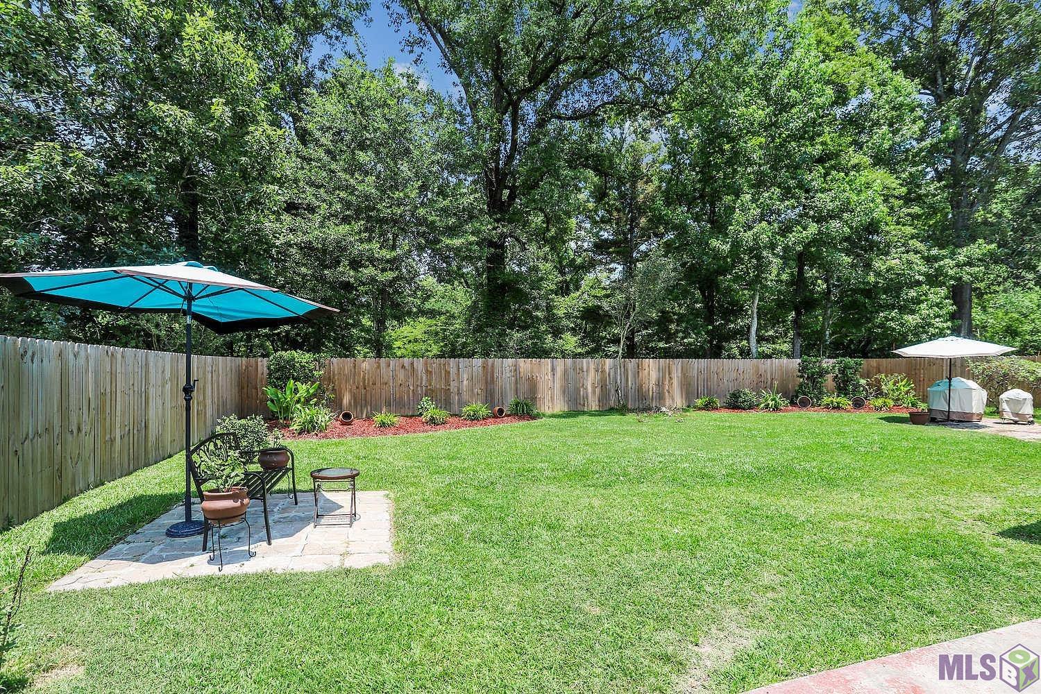 18196 Lake Harbor Ln