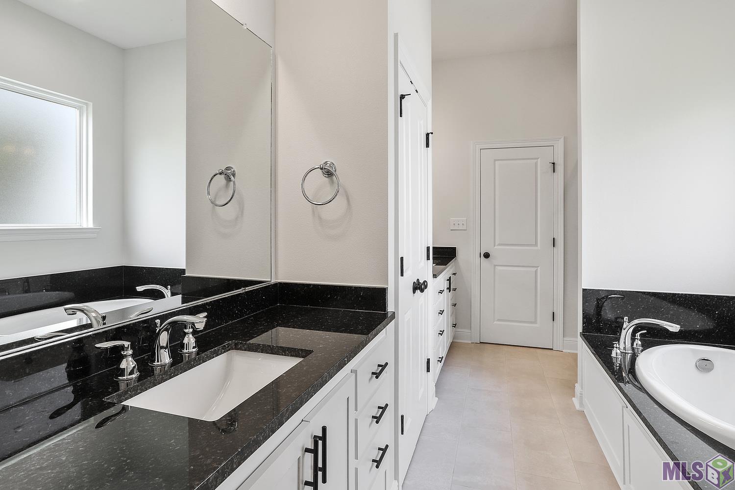 9106 Magnolia View Dr