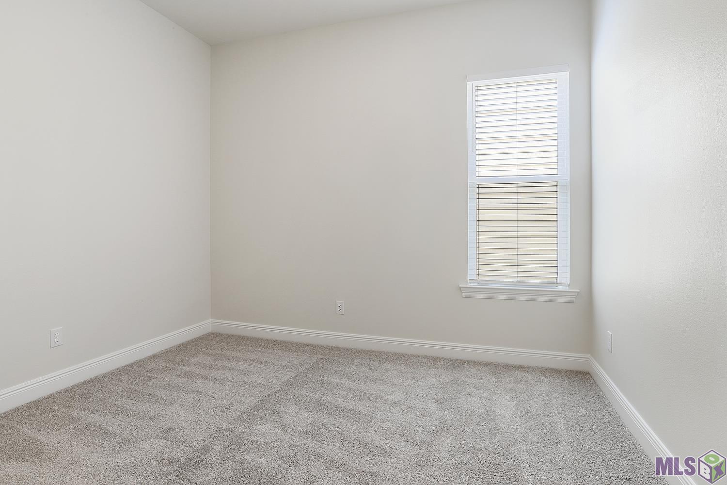 9106 Magnolia View Dr