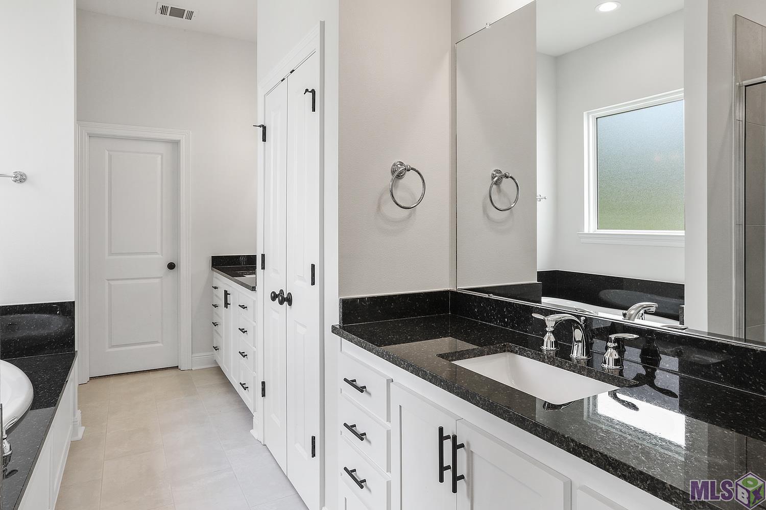 9106 Magnolia View Dr