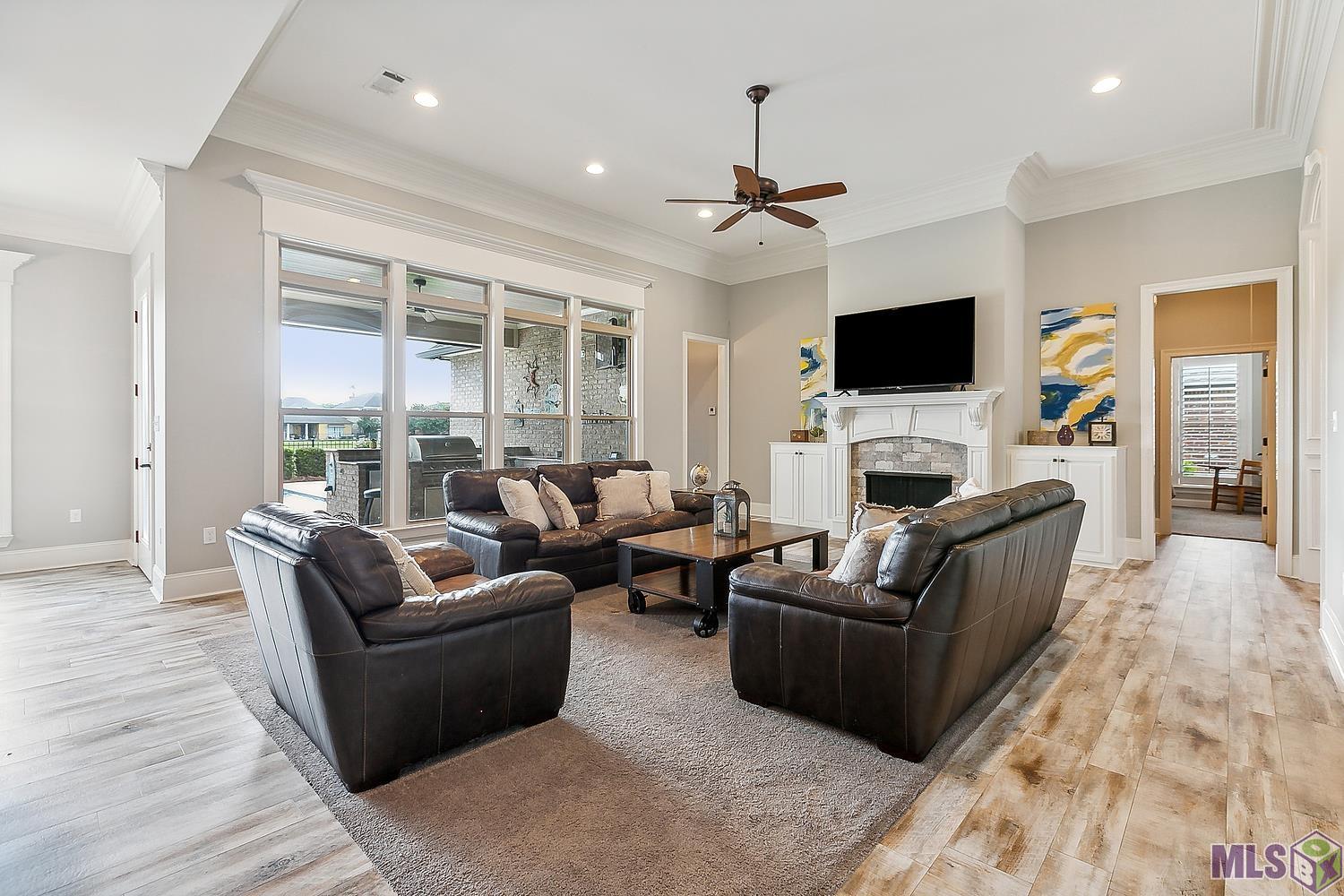 6055 Jonathan Alaric Ave