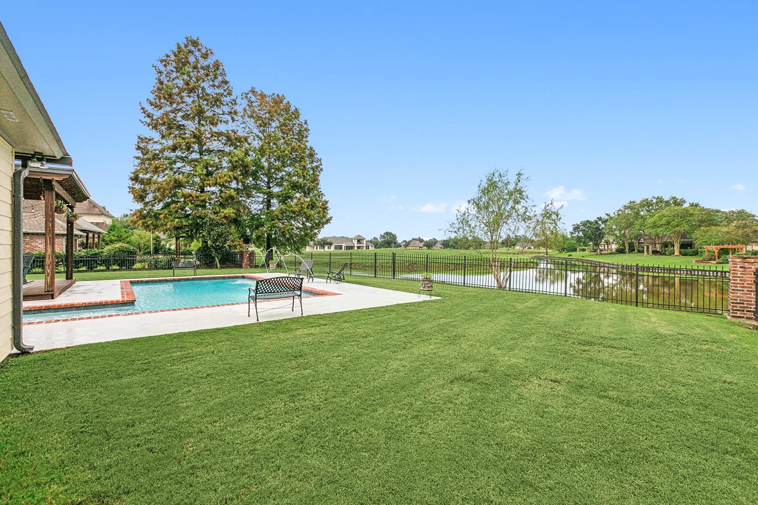 40203 Dove Estates Ct
