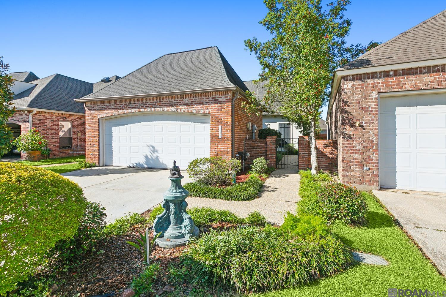 6033 Courtyard Dr