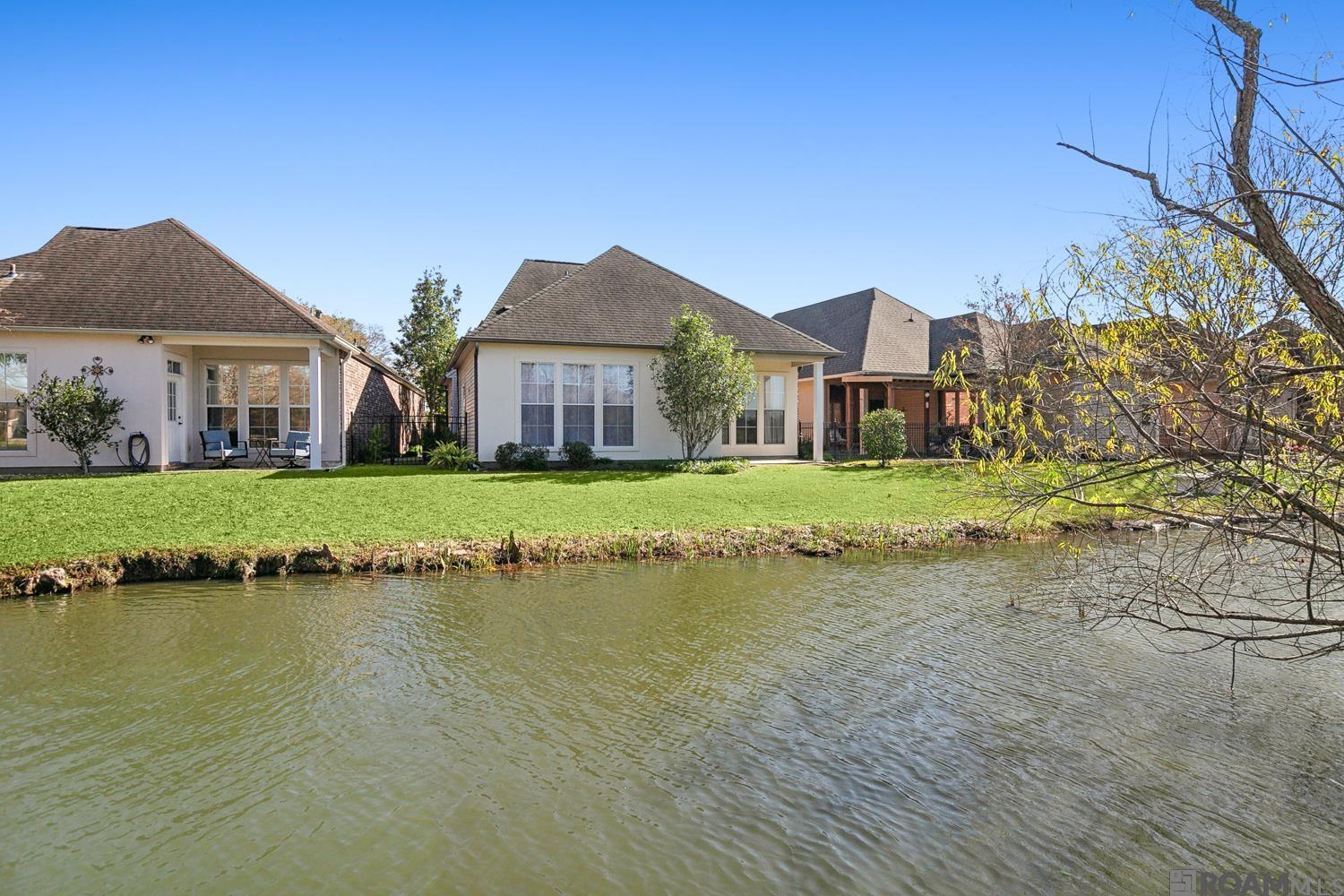 6033 Courtyard Dr