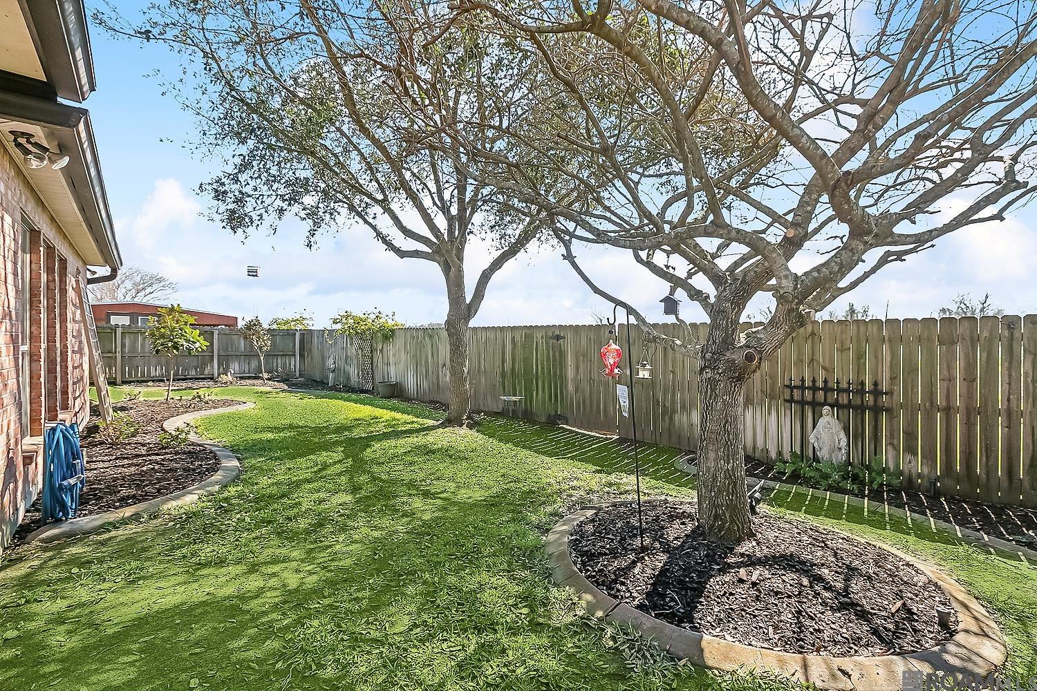 5270 Courtyard Dr