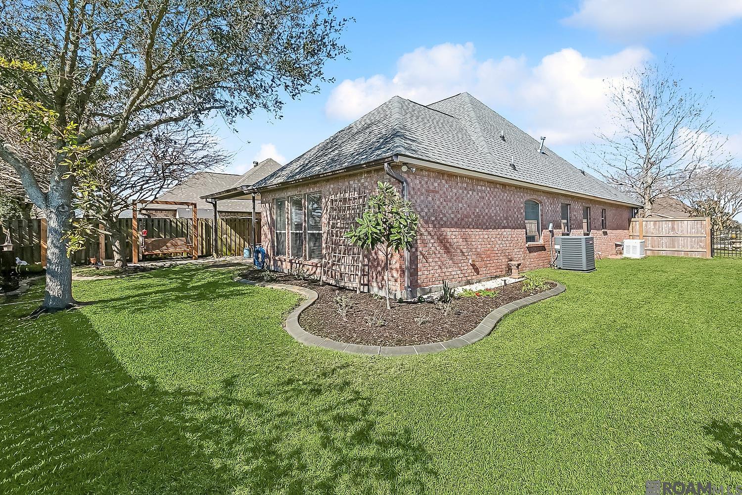 5270 Courtyard Dr