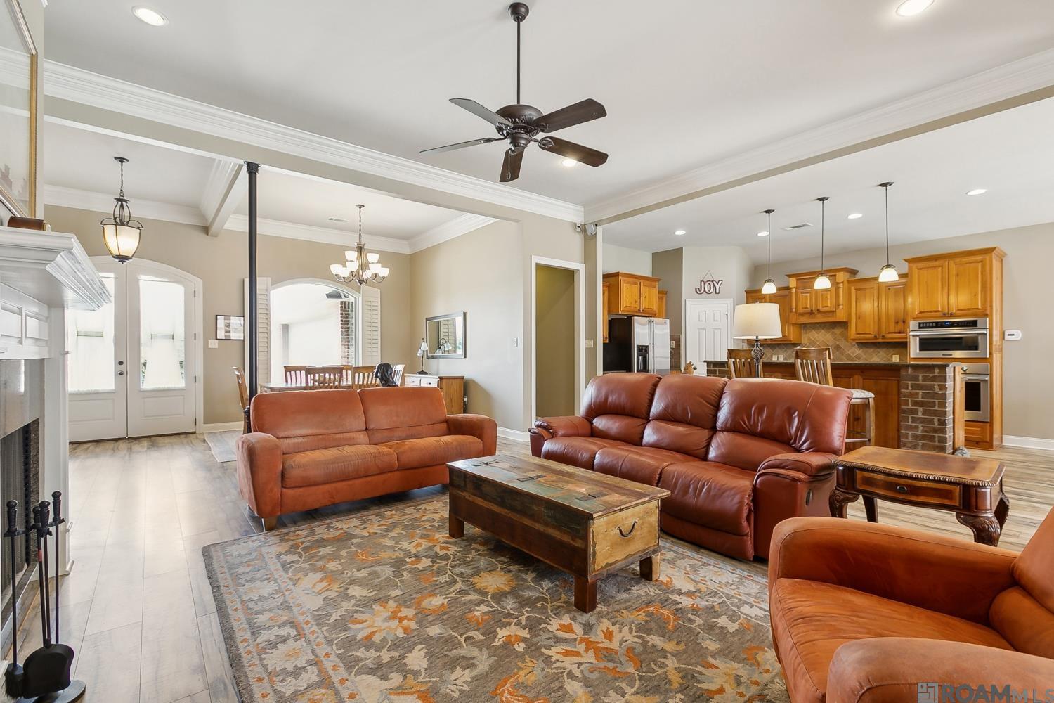 13098 Moss Pointe Dr