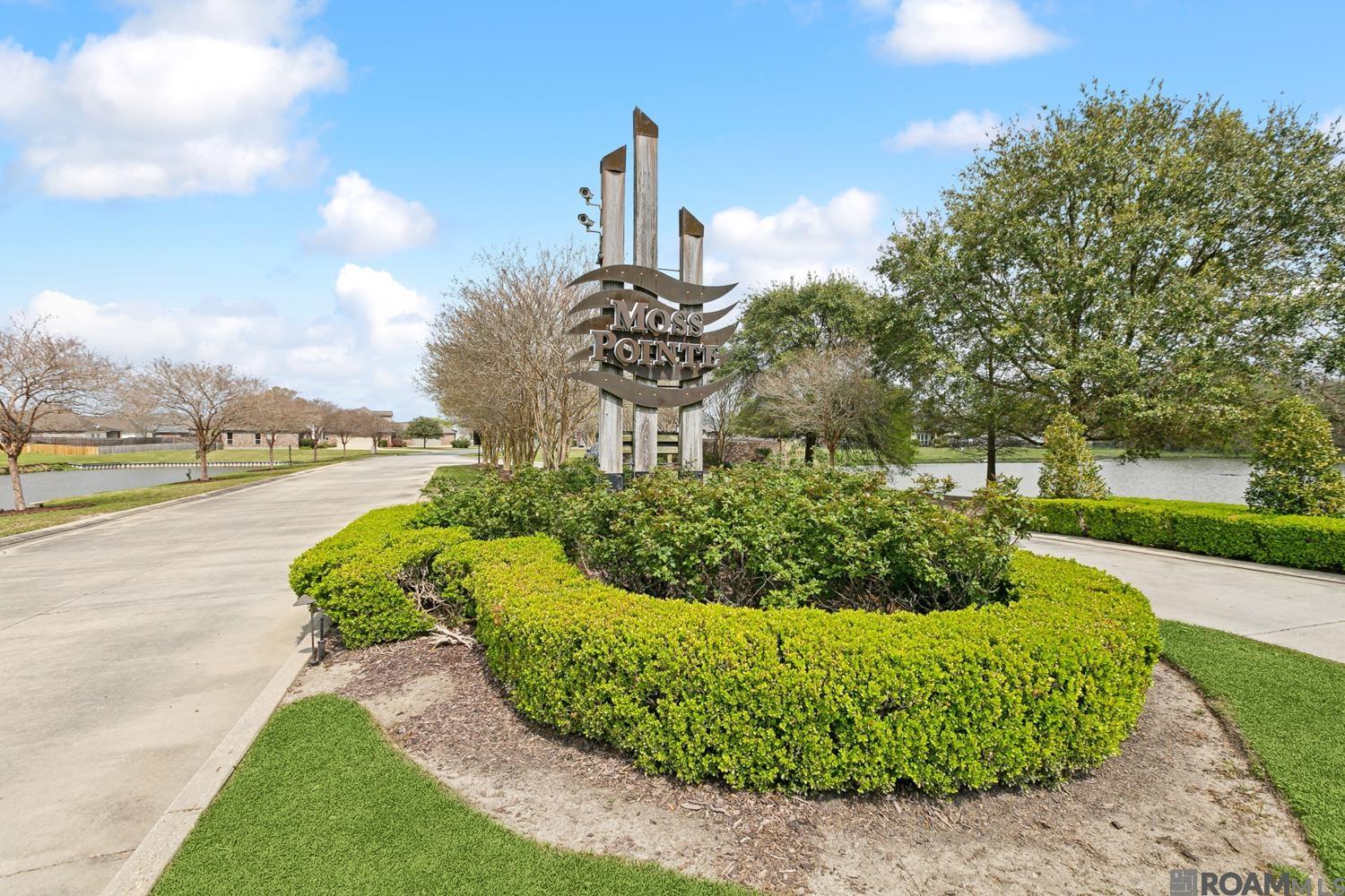 13098 Moss Pointe Dr