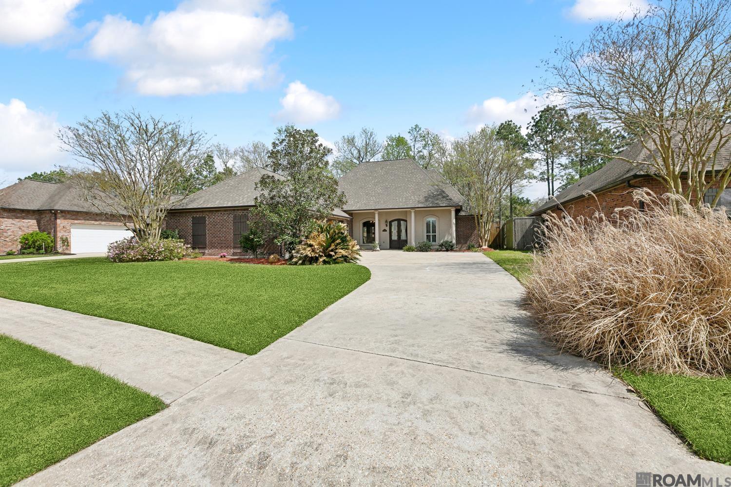 13098 Moss Pointe Dr