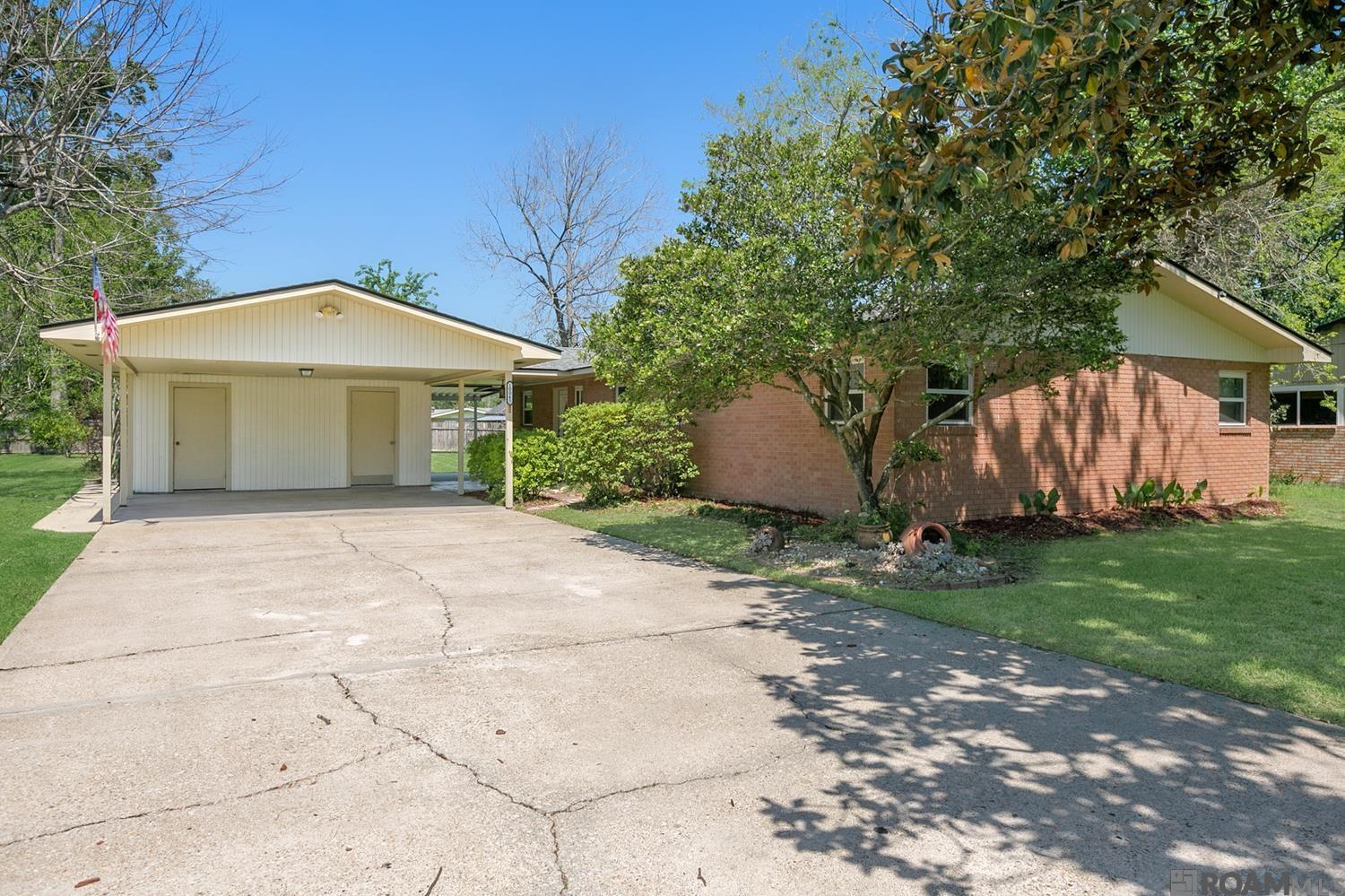 10045 Devonshire Dr