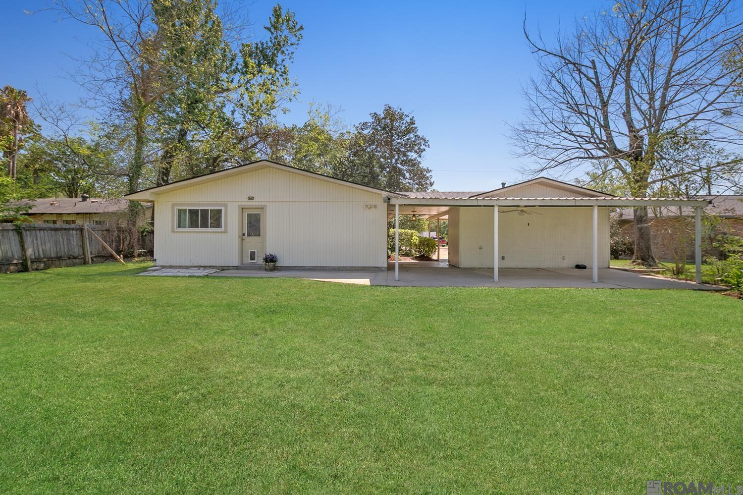 10045 Devonshire Dr