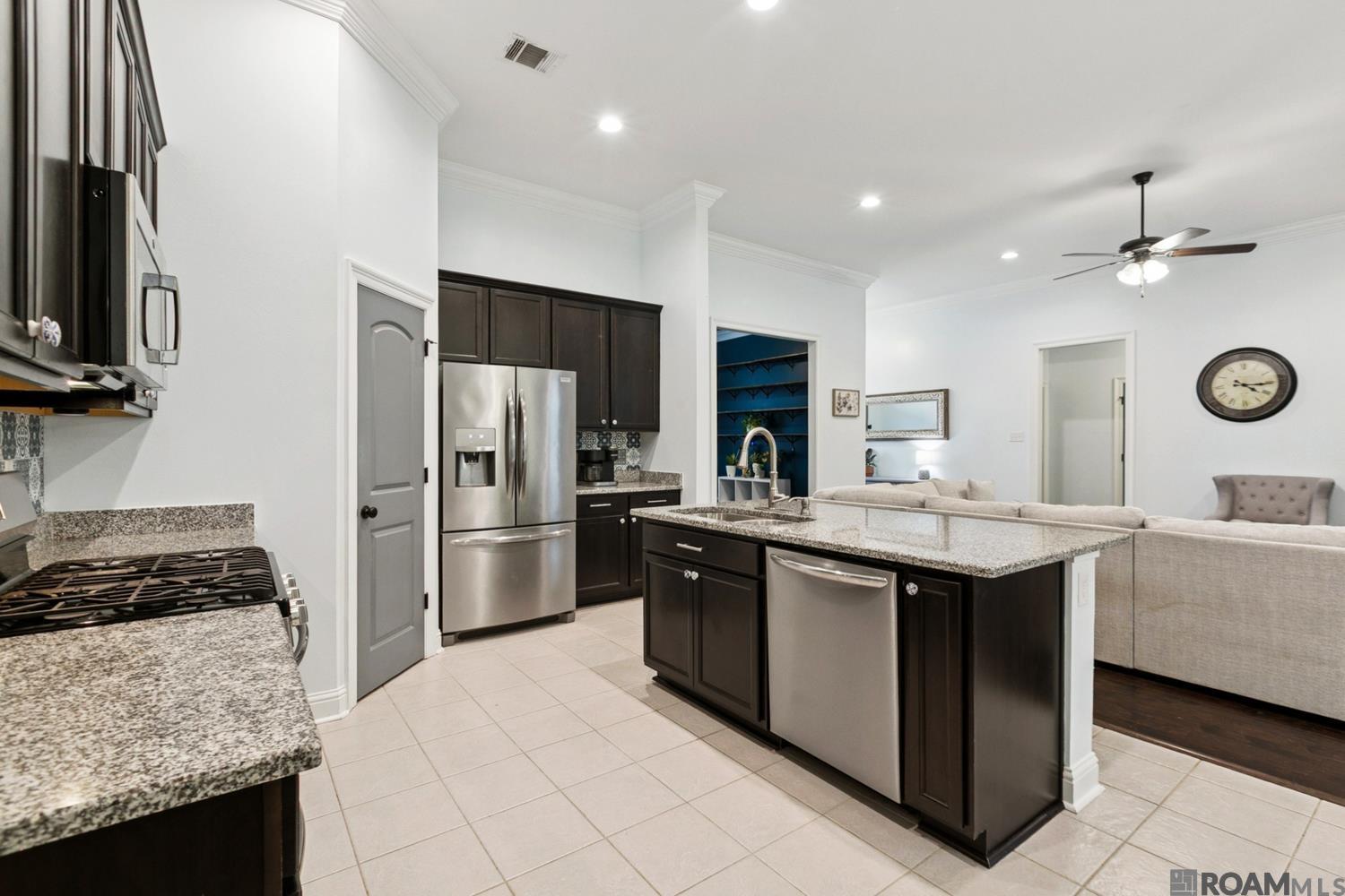 23139 Berry View Dr